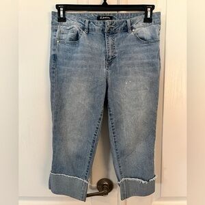 d. jeans 10 Light Wash Cuffed Capri Denim Jeans